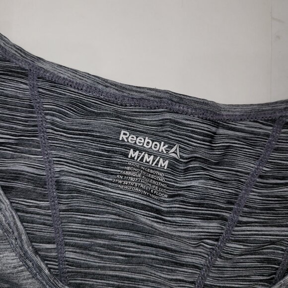 Reebok Short Sleeve T-shirt armpit to armpit 19" Size Medium - Picture 2 of 4